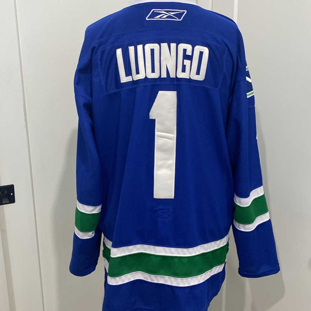 🏒HOST PICK 🏒REEBOK LUONGO VANCOUVER CANUCKS NHL CENTER ICE JERSEY Hall of Fame - Picture 8 of 12